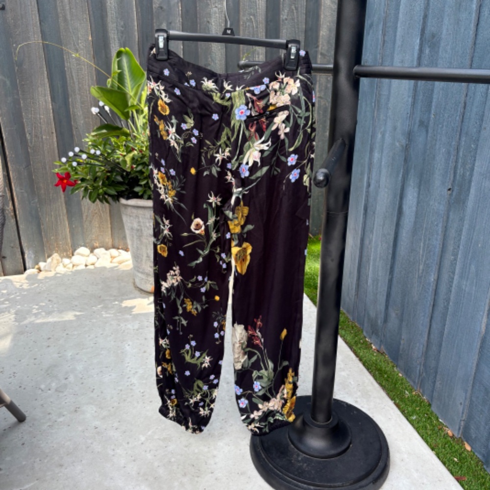 ANTHROPOLOGIE MAUVE SILKY PARACHUTE PANTS - Picture 7 of 7